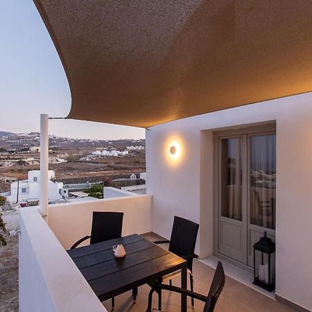 Santorini Villatzio Suites Месария Екстериор снимка