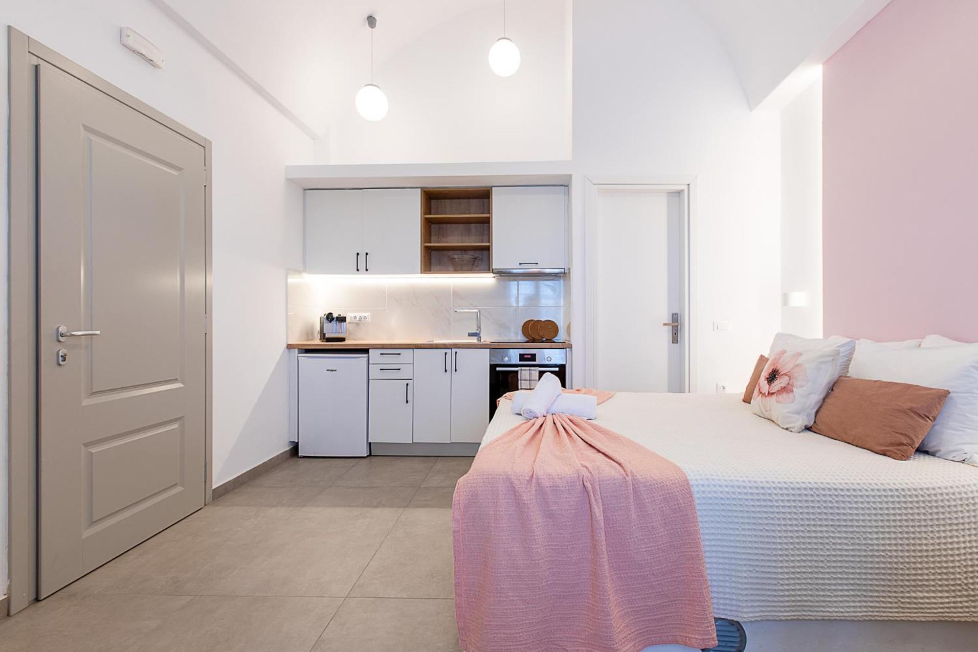 Santorini Villatzio Suites Месария Екстериор снимка