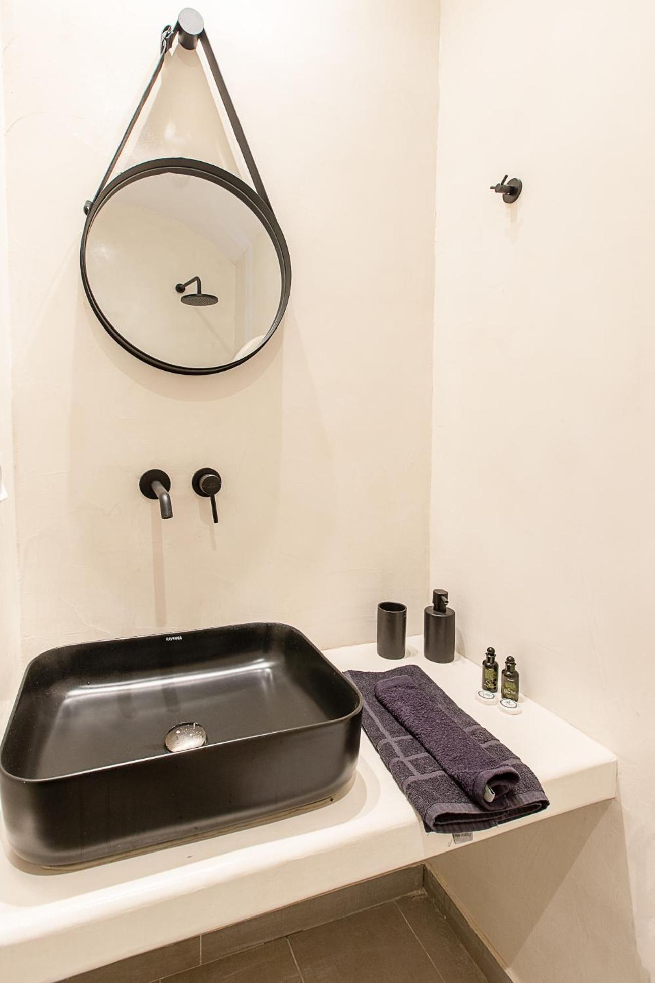 Santorini Villatzio Suites Месария Екстериор снимка