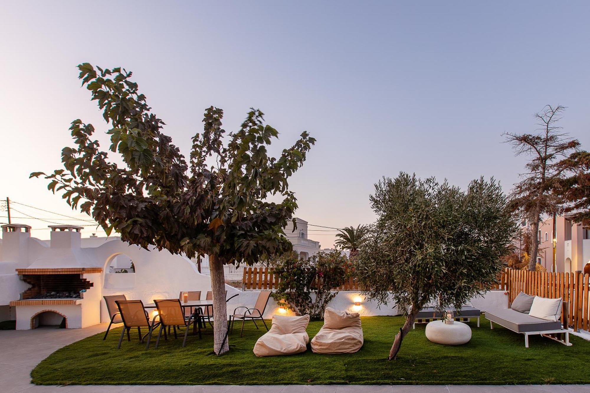 Santorini Villatzio Suites Месария Екстериор снимка