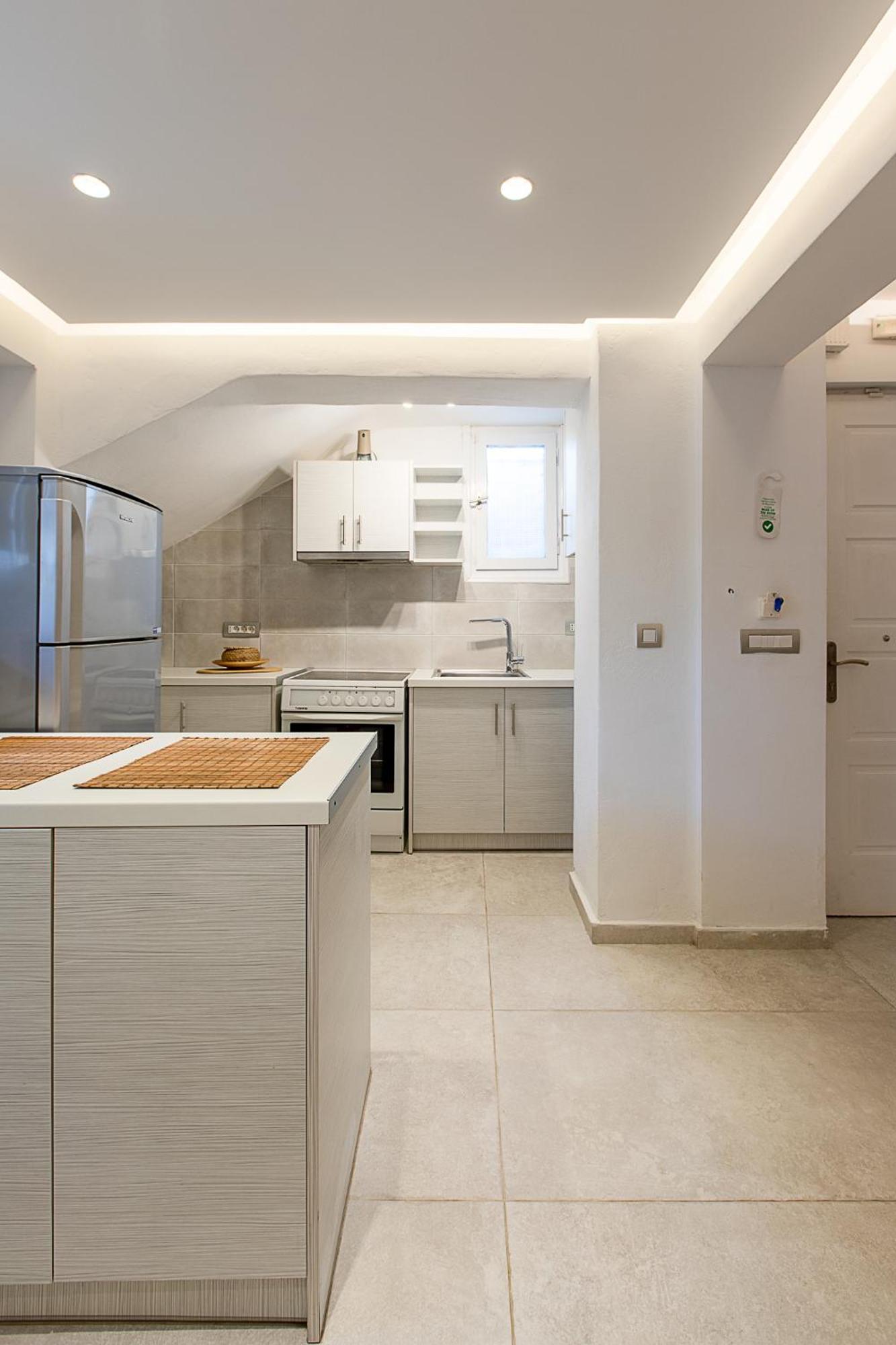 Santorini Villatzio Suites Месария Екстериор снимка